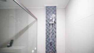 Stunning and Cozy 1BR at The Via and The Vue Apartment By Travelio - Surabaya - 5