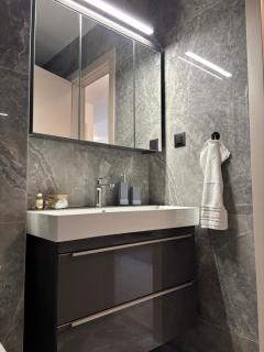 Regal Splendor Apartments - 1