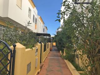 Huerta Enmedio 15 Terraced house in tranquil location in Conil center sleeps 4 - 8