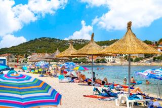 One bedroom apartment on the beach Zaratic Jezera - Jezera - 0