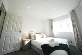 Hatton apartments HEATHROW AIRPORT- FREE parking-Free underground to and from Heathrow Airport Hatton Cross SEE picture-SEE LONDON fast Hatton cross to central London 30min - London - 5