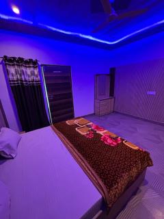 Hotel Somya Sadan - - 0
