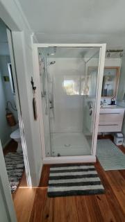 Raglan West Retro Beach Vibe Accommodation - 4