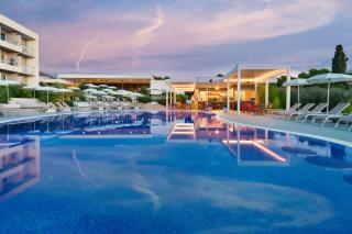 Pharos Hvar Bayhill Hotel - Hvar - 8