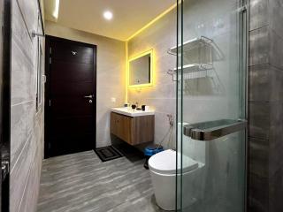 Luxury 1-Bedroom with Balcony & Breathtaking City Views - Islamabad - 5