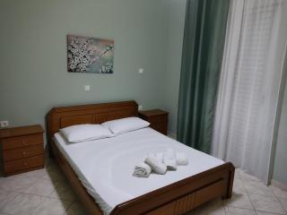 Basilis room 2 - Loutsa - 9