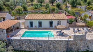 VILLA BETTIE Sea Views & Sunrise 3BR Villa w Pool & Privacy - Gaios - 9