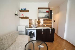 Tirent Apartment-Beachfront Studio at Shkëmbi i Kavajës - 5