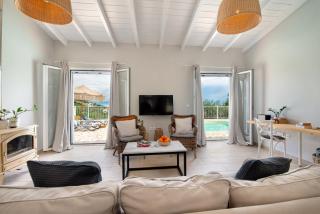 VILLA BETTIE Sea Views & Sunrise 3BR Villa w Pool & Privacy - Gaios - 1