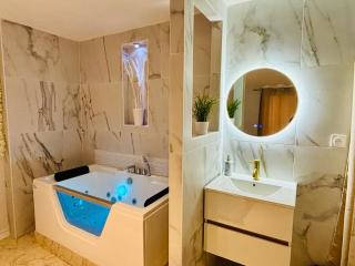 Sereni house jacuzzi - 1