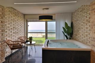 שקיעה בים - דירות יוקרתיות מהממות עם ג'קוזי ונוף לים יש מקלט - 4