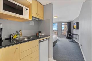KozyGuru | Haymarket Great view Studio - Sydney - 6
