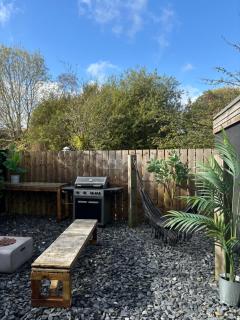 The Pinewood Cabin With Firepit & BBQ - 6