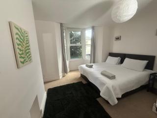 Central 2 bed flat with off street-parking - Bristol - 5