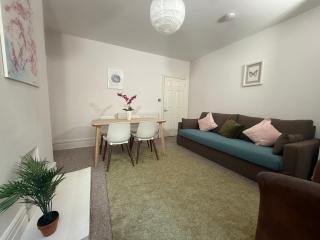 Central 2 bed flat with off street-parking - Bristol - 9