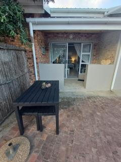 Petite Selfcatering Accommodation Struisbaai SA - Struisbaai - 1