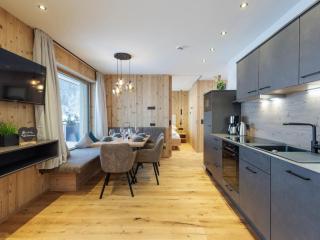 Apartment Mountain Suite Nr 302 by Interhome - 2