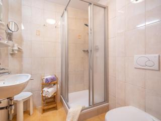 Apartment Rosa-1 by Interhome - 6