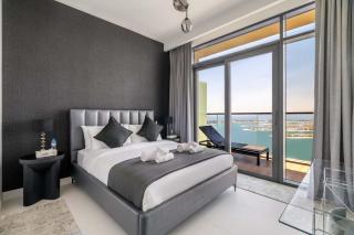 Luxury 3BR Penthouse Retreat - Private Beach & Palm Views - 8