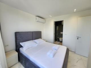 Penthouse with a city view - 2