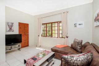 Exquisite - Cozy 1 Bed Cottage with Pool Access - 1