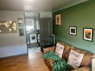 Roundsway Apartment - 0