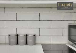 Stylish & Sunny Studio - City Centre Nr the beach, Adventure Island & High St by Luxiety Stays - Southend-on-Sea - 4