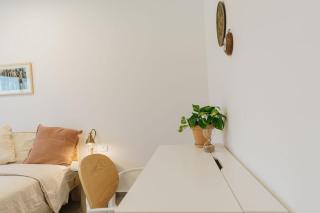 Communit Penthouse - Three Units & Port View - 7