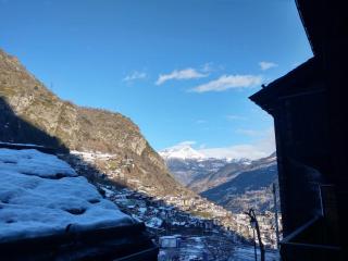 Cozy chalet apartment in traditional Walser house - Stalden - 3