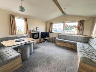 Modern 6 Berth Caravan With Wifi At St Osyth Beach In Essex Ref 28051Fv - Clacton-on-Sea - 1