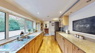 Luxury New Forest Holiday Home with Pool and Hot tub - 3