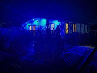 Award Winning Lodge Shorefields- Milford on Sea note NO HOT TUB AT LODGE - 2