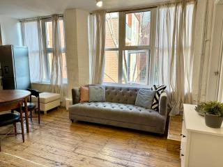 Bright Large Double Bedroom Flat - 9