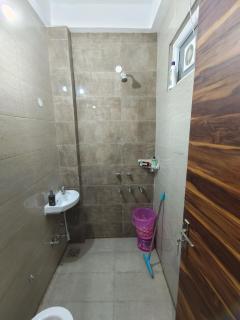 Pearl - 1 BHK Flat Near Beautiful Lake & Golf Course - 1