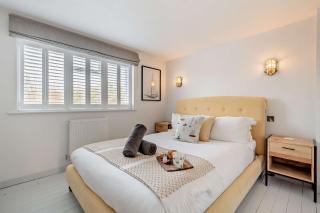 Saltwater Stunning Holiday Terraced House Milford on Sea Lymington Sleeps 6 - 2