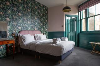 The Ship Rooms - London - 6