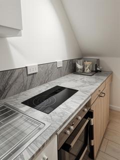 Deluxe Urban Retreat Studio Apartment - 5