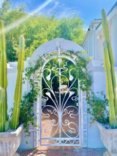 1 Royal Street Guesthouse - 6