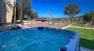 Beautiful, Modern villa IZ01 with Private Garden and Hot Tub on Aphrodite Hills - Kouklia - 4