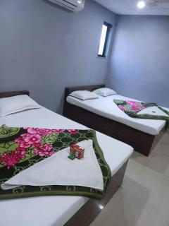 Hotel Shri Murli - Shirdi - 7