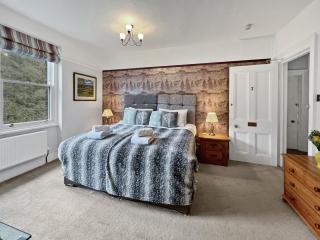 The Penthouse at Woodlands - 7