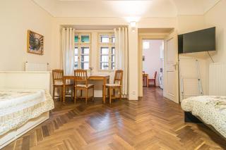 1 Bed Flat - Sleeps 4 - Pets - Wifi - Prague - 4