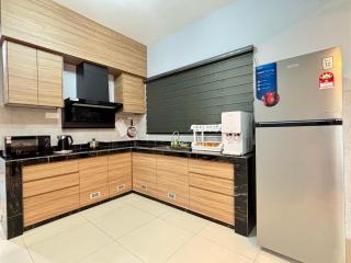 The Paloh Town Suites 4R2B with 2 carpark by IWH Suites - Ipoh - 3