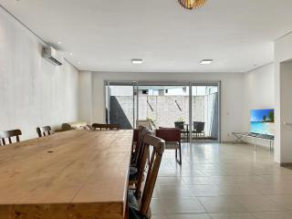 100 metros da praia - Condomínio - 3 suítes - Churrasqueira - 2