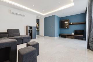 Seashore Flats seconds to sea by Homely Malta! - 7