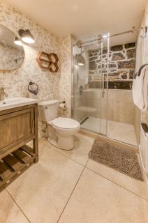 North House - Elegant 1 Bedroom Suite - 2