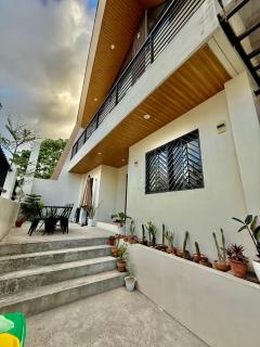 3 Storey House with Attic Mountain View up to 20 Guests - Antipolo - 8