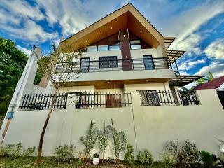 3 Storey House with Attic Mountain View up to 20 Guests - Antipolo - 0