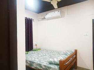 Suvarna TOURIST HOME - Dharmastala - 5