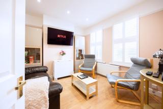 Victorian 2BR Apartment, King Beds, Fast WiFi, Near Shops, Cafes & Transport, E17 - Londra - 5